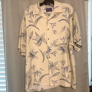 Vintage Pendleton Floral Hawaiian Shirt in size Medium